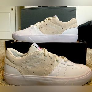 Air Jordan series Es hard to find color way